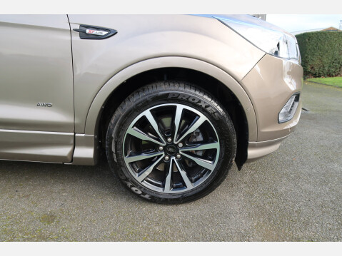 Ford Kuga ST-LINE TDCI 17
