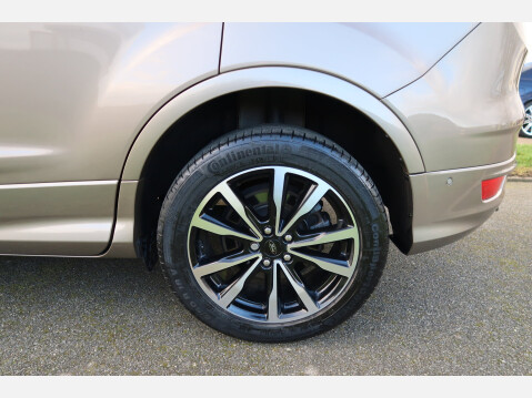 Ford Kuga ST-LINE TDCI 19