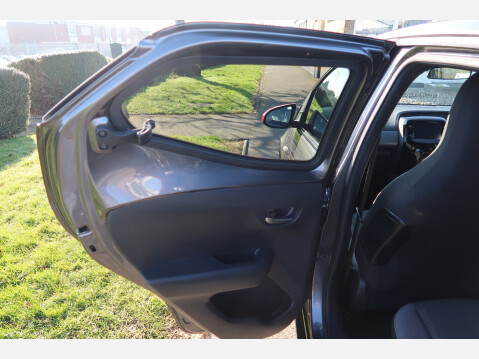 Toyota Aygo VVT-I X-TREND TSS 27