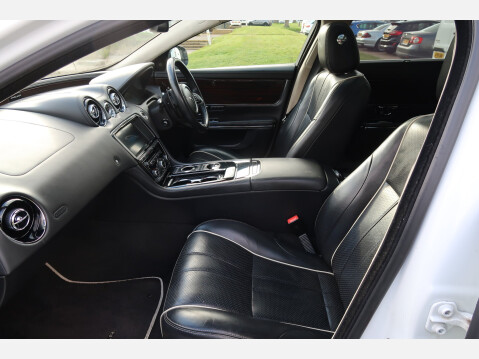 Jaguar XJ D V6 PORTFOLIO L 29