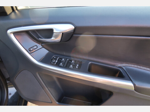 Volvo XC60 D5 R-DESIGN LUX NAV AWD 20