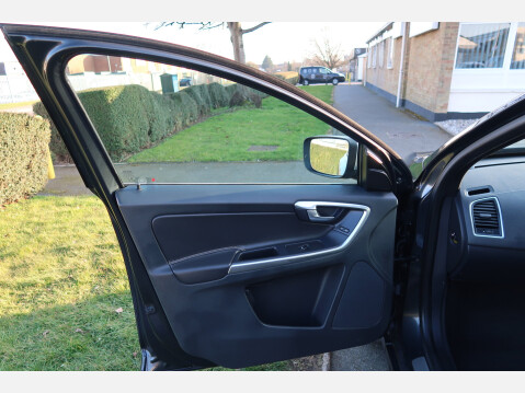 Volvo XC60 D5 R-DESIGN LUX NAV AWD 23