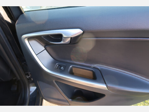 Volvo XC60 D5 R-DESIGN LUX NAV AWD 31