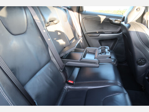 Volvo XC60 D5 R-DESIGN LUX NAV AWD 32