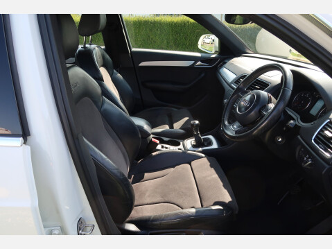Audi Q3 TDI S LINE 23