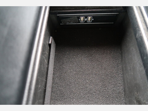 Mercedes-Benz C Class C220 BLUETEC SPORT 32
