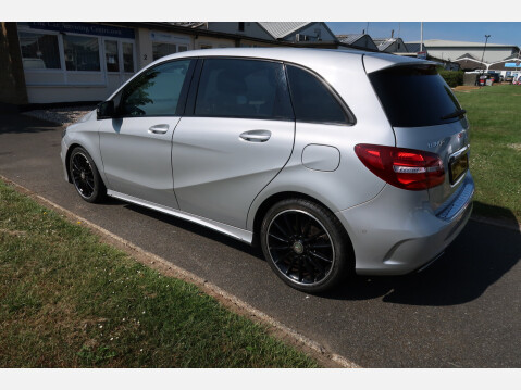 Mercedes-Benz B Class B 180 D AMG LINE PREMIUM 9