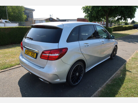 Mercedes-Benz B Class B 180 D AMG LINE PREMIUM 14