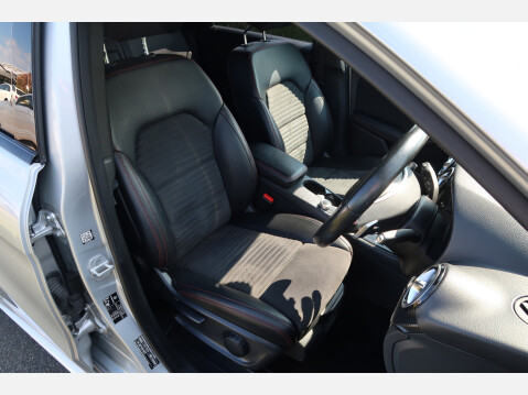 Mercedes-Benz B Class B 180 D AMG LINE PREMIUM 22