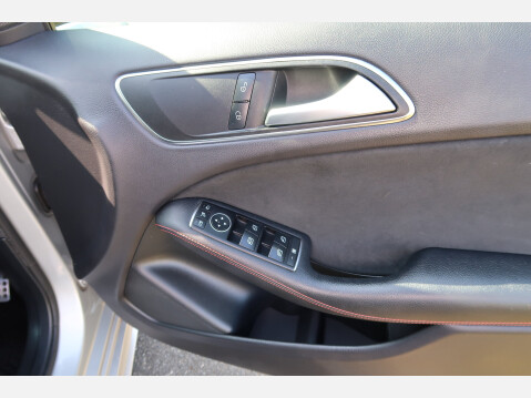 Mercedes-Benz B Class B 180 D AMG LINE PREMIUM 34