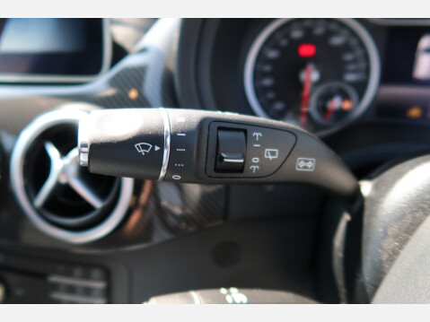 Mercedes-Benz B Class B 180 D AMG LINE PREMIUM 51
