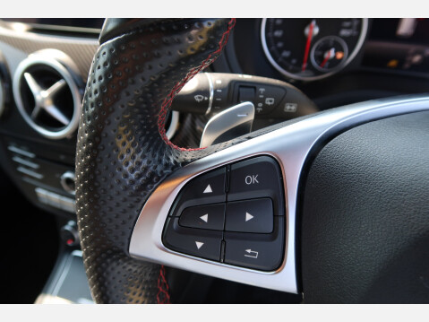 Mercedes-Benz B Class B 180 D AMG LINE PREMIUM 53
