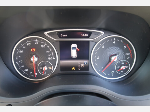 Mercedes-Benz B Class B 180 D AMG LINE PREMIUM 56