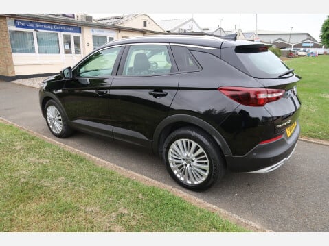 Vauxhall Grandland X BUSINESS EDITION NAV 9