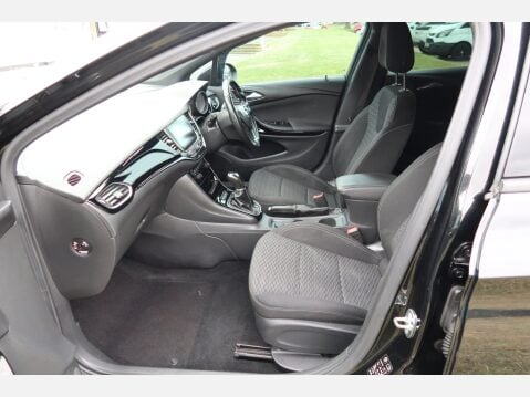 Vauxhall Astra SRI NAV 26