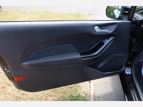 Ford Fiesta ZETEC 23
