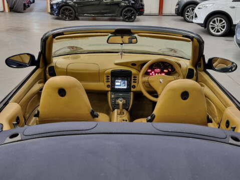 Porsche 911 3.4 996 Carrera 2 12