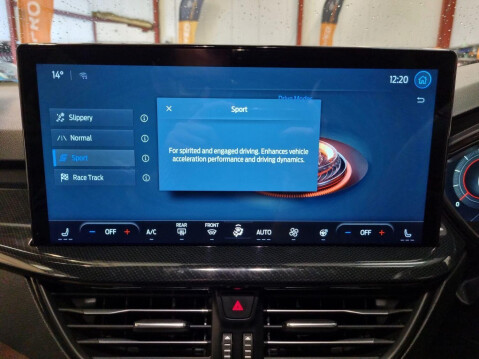Ford Focus 2.3 Focus ST 5 door 2.3L EcoBoost 280PS FWD 6 Speed Manual 13