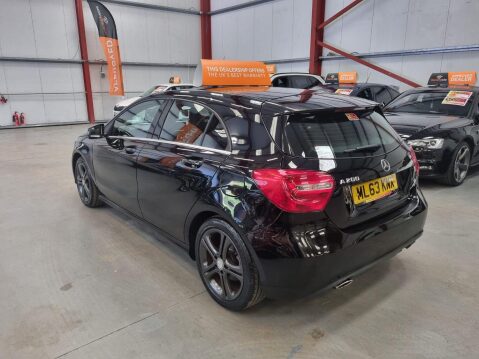 Mercedes-Benz A Class 1.6 A200 Sport 6