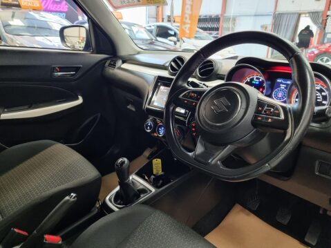 Suzuki Swift 1.0 Boosterjet SHVS SZ5 11