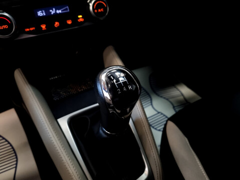 Nissan Micra 0.9 IG-T N-Connecta 17