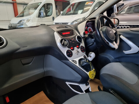 Ford Ka TITANIUM 12