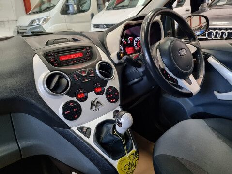 Ford Ka TITANIUM 14