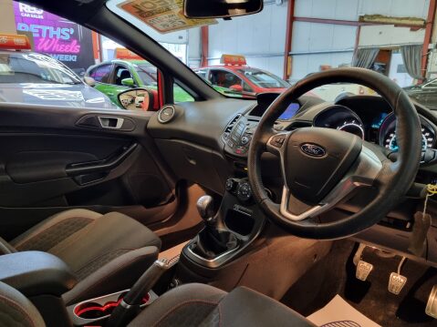 Ford Fiesta ST-LINE 9