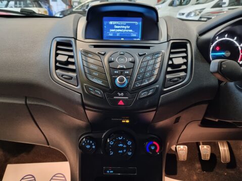 Ford Fiesta ST-LINE 14