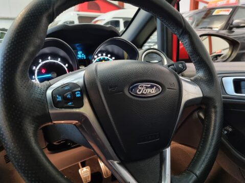 Ford Fiesta ST-LINE 15