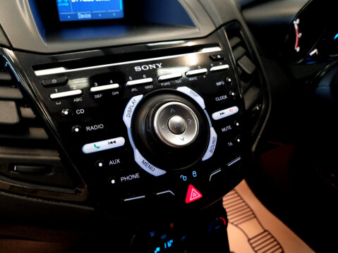 Ford Fiesta TITANIUM 15