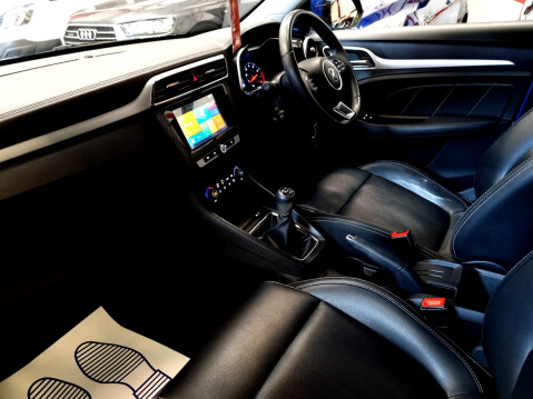 MG ZS EXCLUSIVE 11