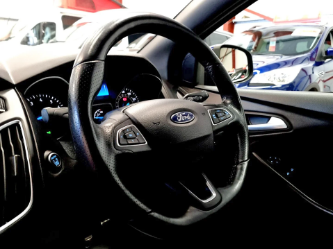 Ford Focus ST-LINE 17