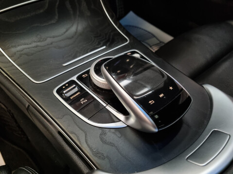 Mercedes-Benz C Class C300 H AMG LINE PREMIUM 15