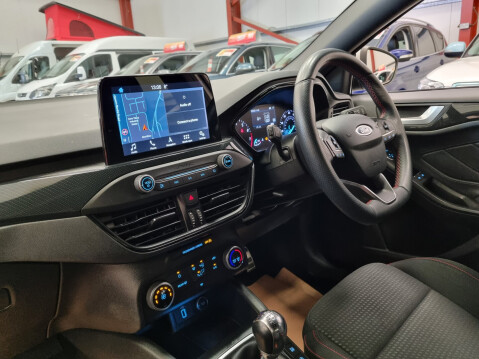 Ford Focus ST-LINE 13