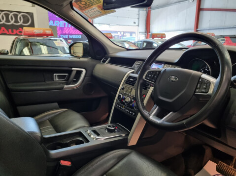 Land Rover Discovery Sport TD4 HSE BLACK 11