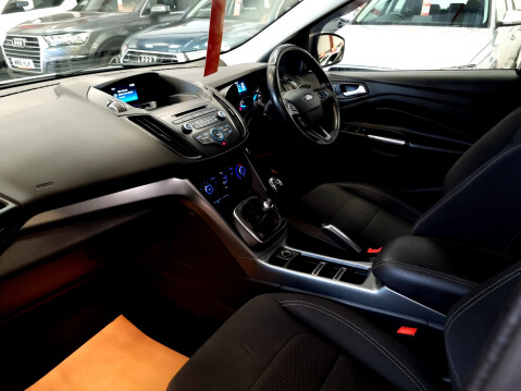 Ford Kuga ZETEC TDCI 12