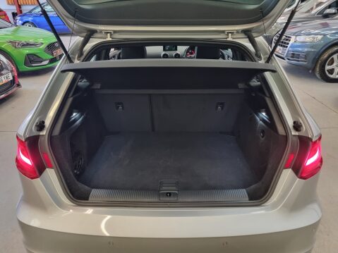 Audi A3 TDI S LINE 24