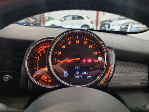 Mini Hatch COOPER D 20