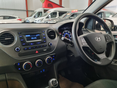 Hyundai i10 SE 14