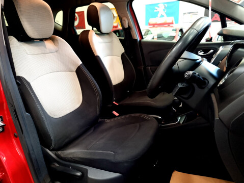 Renault Captur ICONIC DCI 10