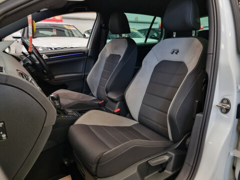 Volkswagen Golf R DSG 11