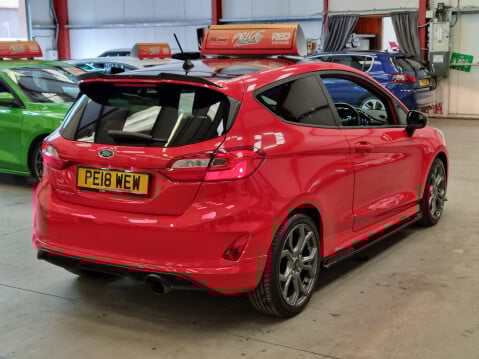 Ford Fiesta ST-LINE 2