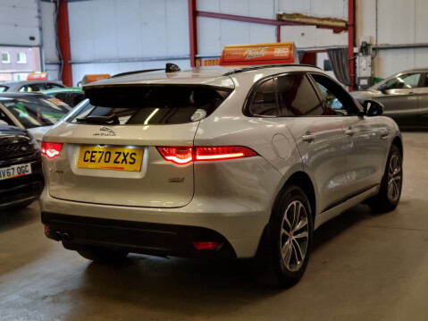 Jaguar F-Pace R-SPORT AWD 8