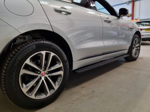 Jaguar F-Pace R-SPORT AWD 14