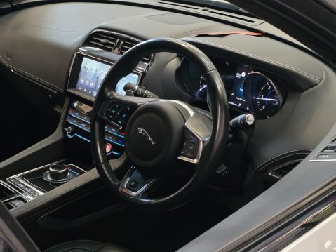 Jaguar F-Pace R-SPORT AWD 10