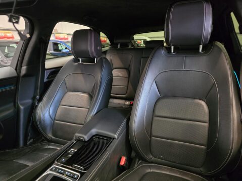 Jaguar F-Pace R-SPORT AWD 22