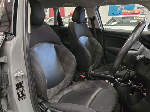 Mini Hatch COOPER 10