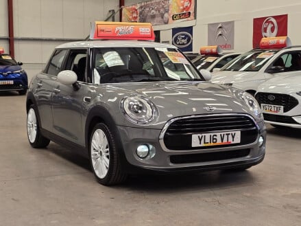 Mini Hatch COOPER