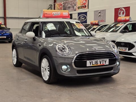 Mini Hatch COOPER 1